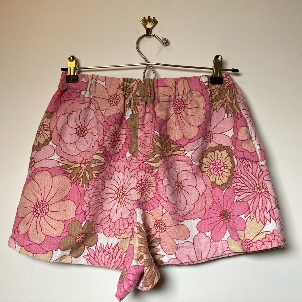 Magpie Vintage Floral Shorts - Picture 4 of 6